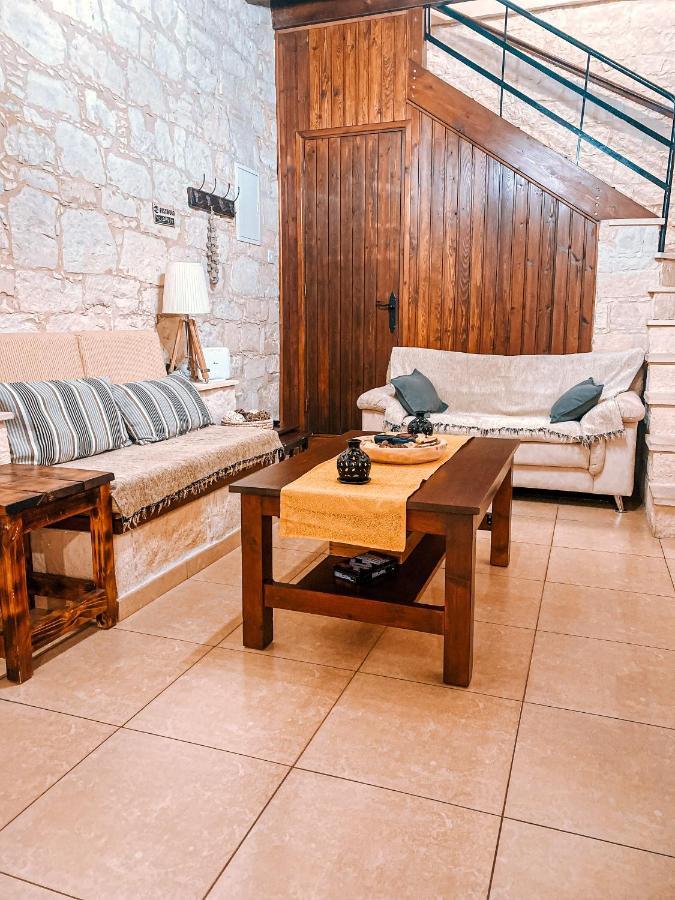 בית הארחה Arsos 	Magdalous House מראה חיצוני תמונה